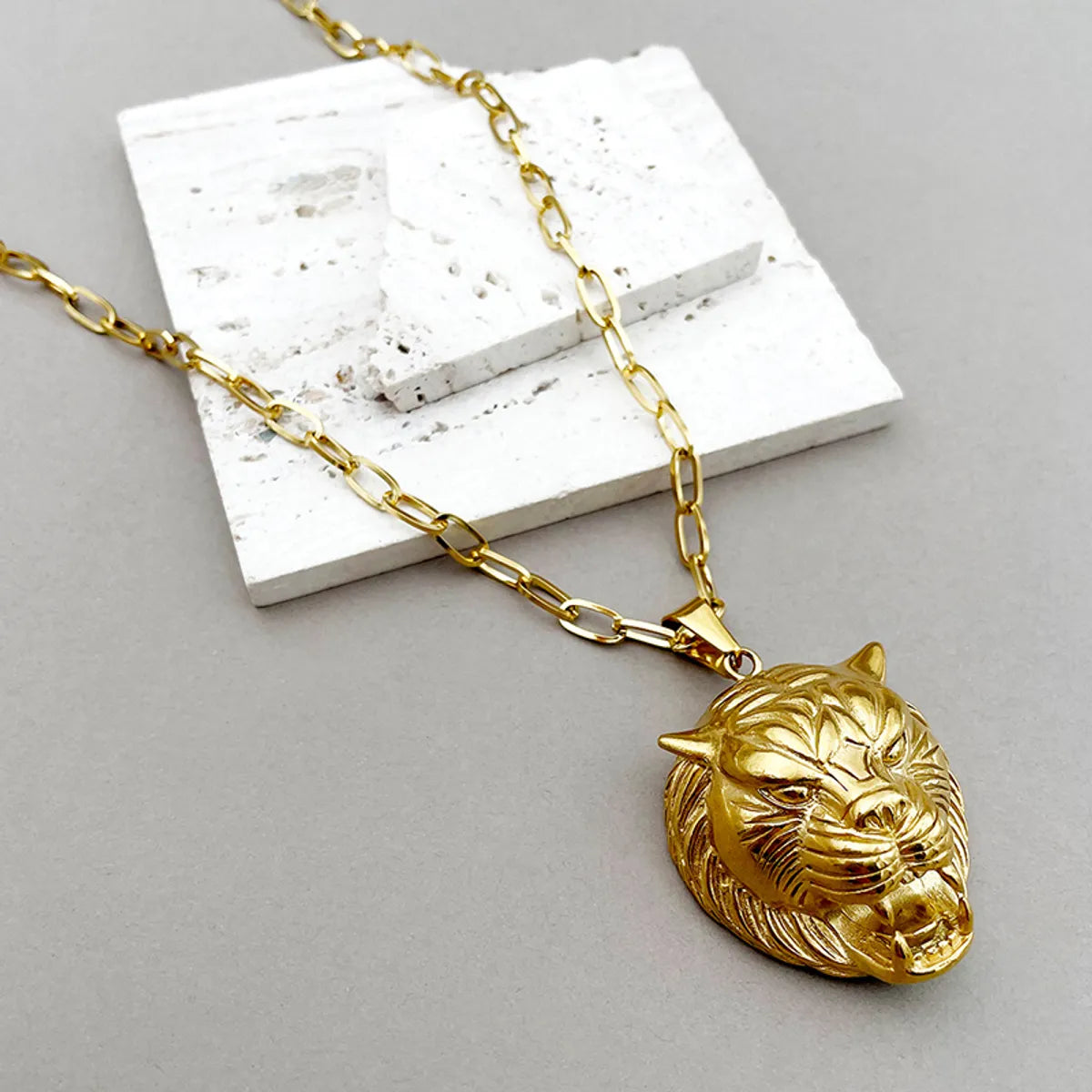 Necklaces Keep Tips-Casual Cool Style Lion Stainless Steel Gold Plated Pendant Necklace Long Necklace In Bulk