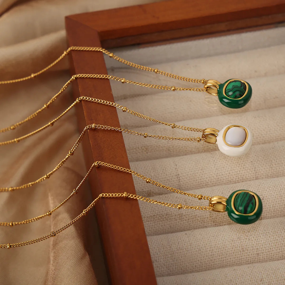 Necklaces For Chill Style-Casual Elegant Simple Style Color Block Malachite Shell Titanium Steel Plating Inlay Malachite Shell 18k Gold Plated Women's Pendant Necklace