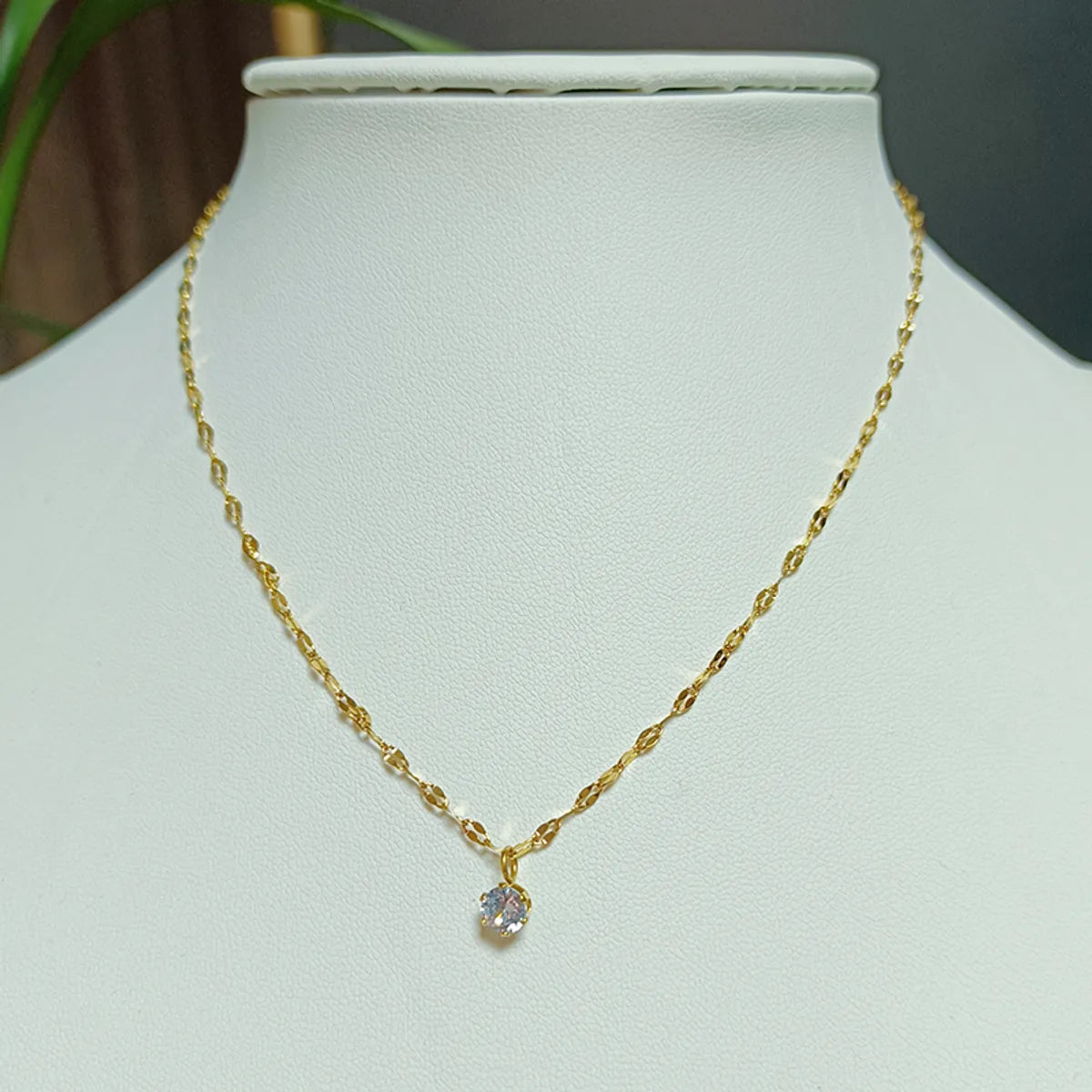 Necklaces For Short Drops-Casual Elegant Simple Style Geometric Titanium Steel Plating Rhinestones 18k Gold Plated Pendant Necklace