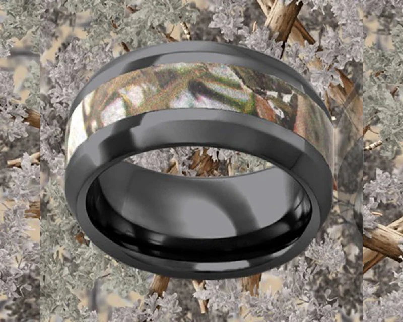 Rings For Explorer Spirits-Beveled Edge Desert Black Ceramic Ring