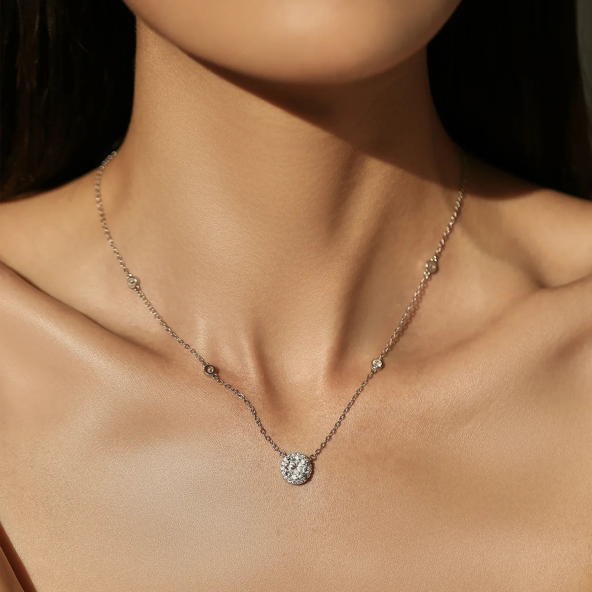 Old Necklaces For Feel-Ig Style Shiny Round Sterling Silver Rhodium Plated Zircon Necklace In Bulk