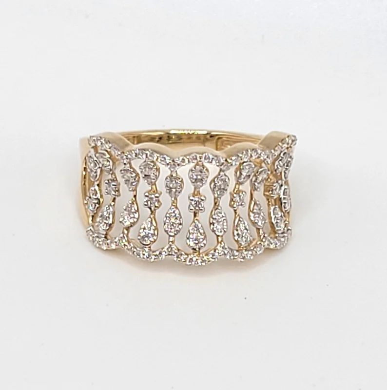 Rings Vibe Maps-14k Two-Tone Gold Scalloped Edge Diamond Fashion Ring