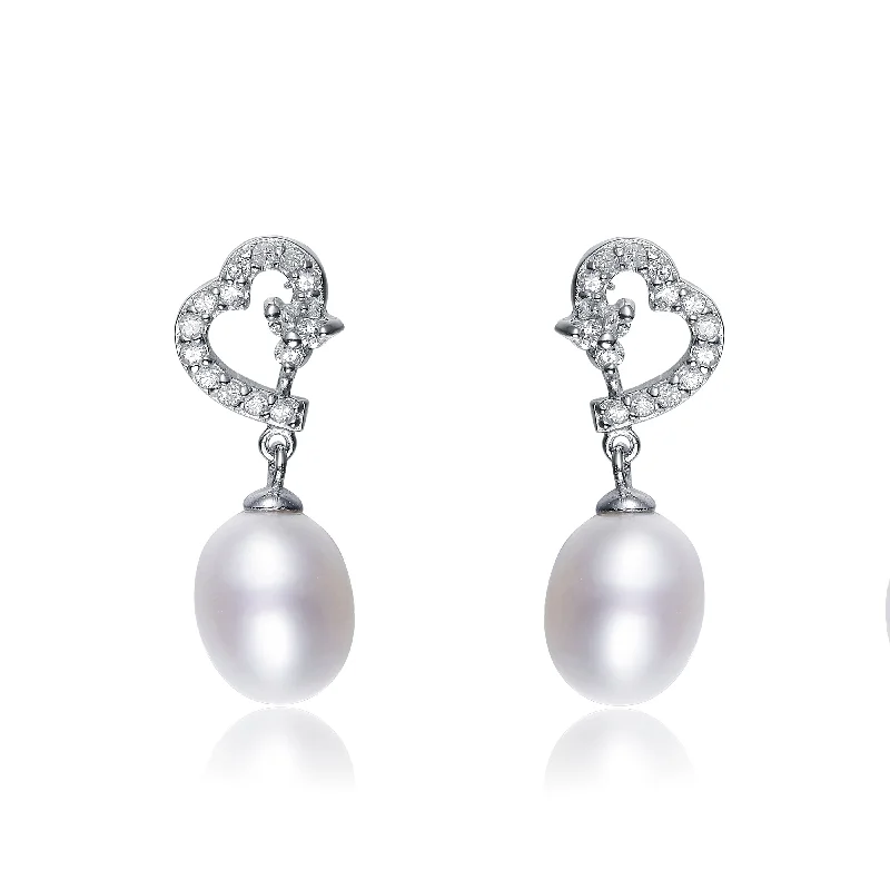 Earrings For Large Venues-Giselle Hear Lovely Pearl Drop Earrings