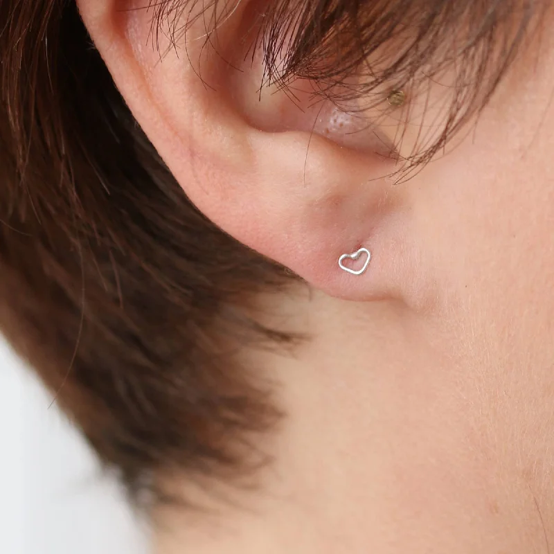 Earrings Stay Test-Stud Earrings - Tiny hearts