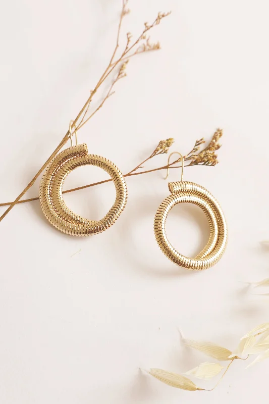 Earrings Stay Guide-Stella Gold Earrings