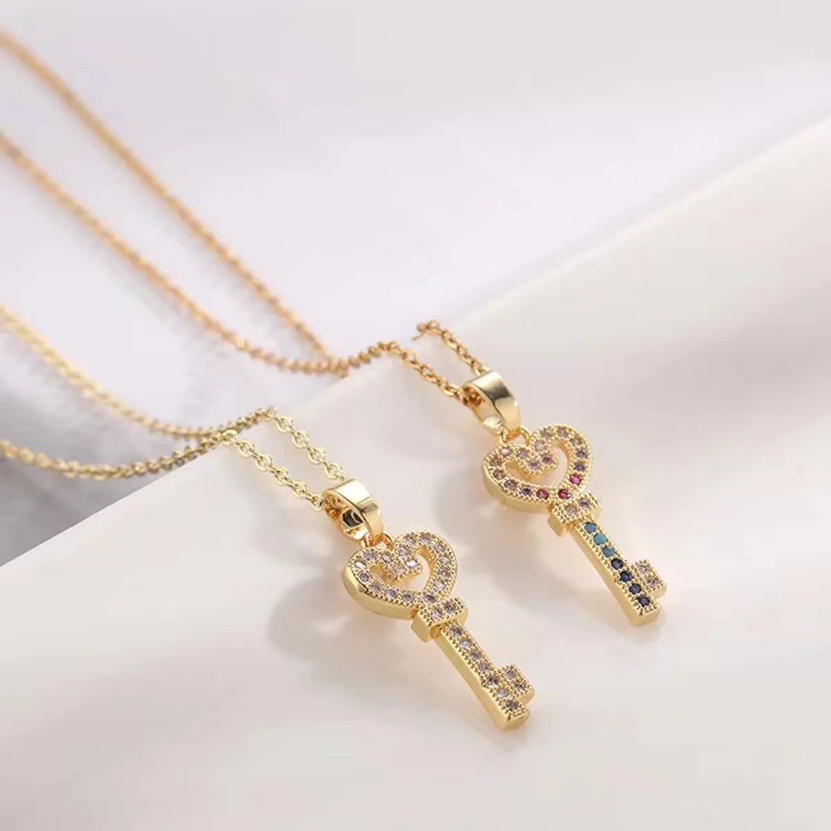 Necklaces For Loud Glow-Vintage Style Key Copper Plating Inlay Zircon Pendant Necklace