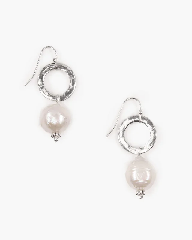 Earrings Glint Tips-Hammered Circle and Freshwater Pearl Drop Earring (ER565)