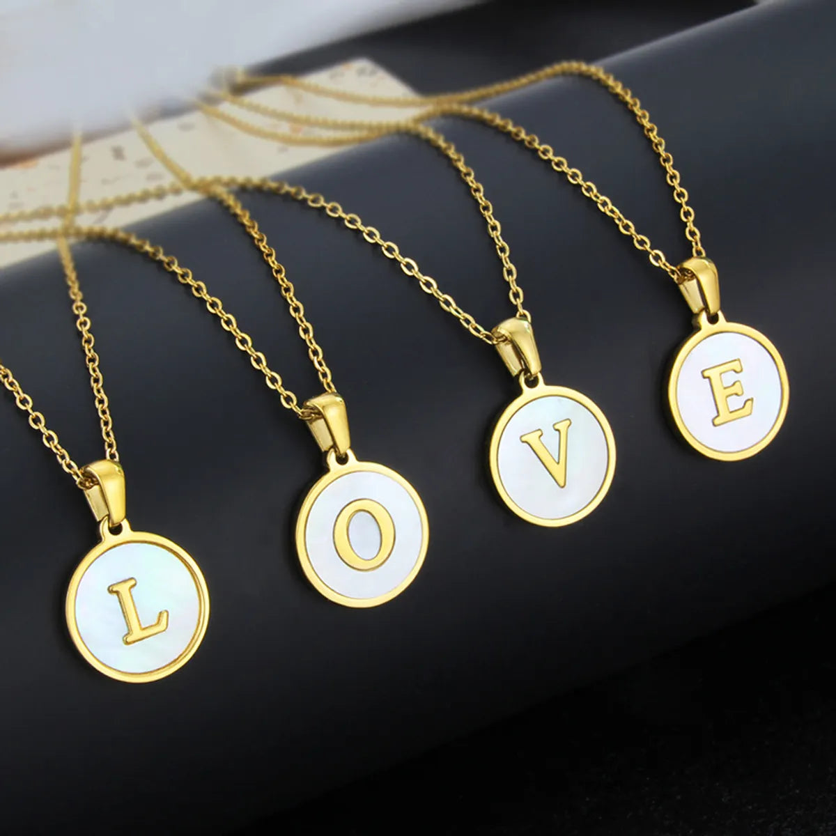 Deal Necklaces Online-Simple Style Round Letter Titanium Steel Plating Necklace