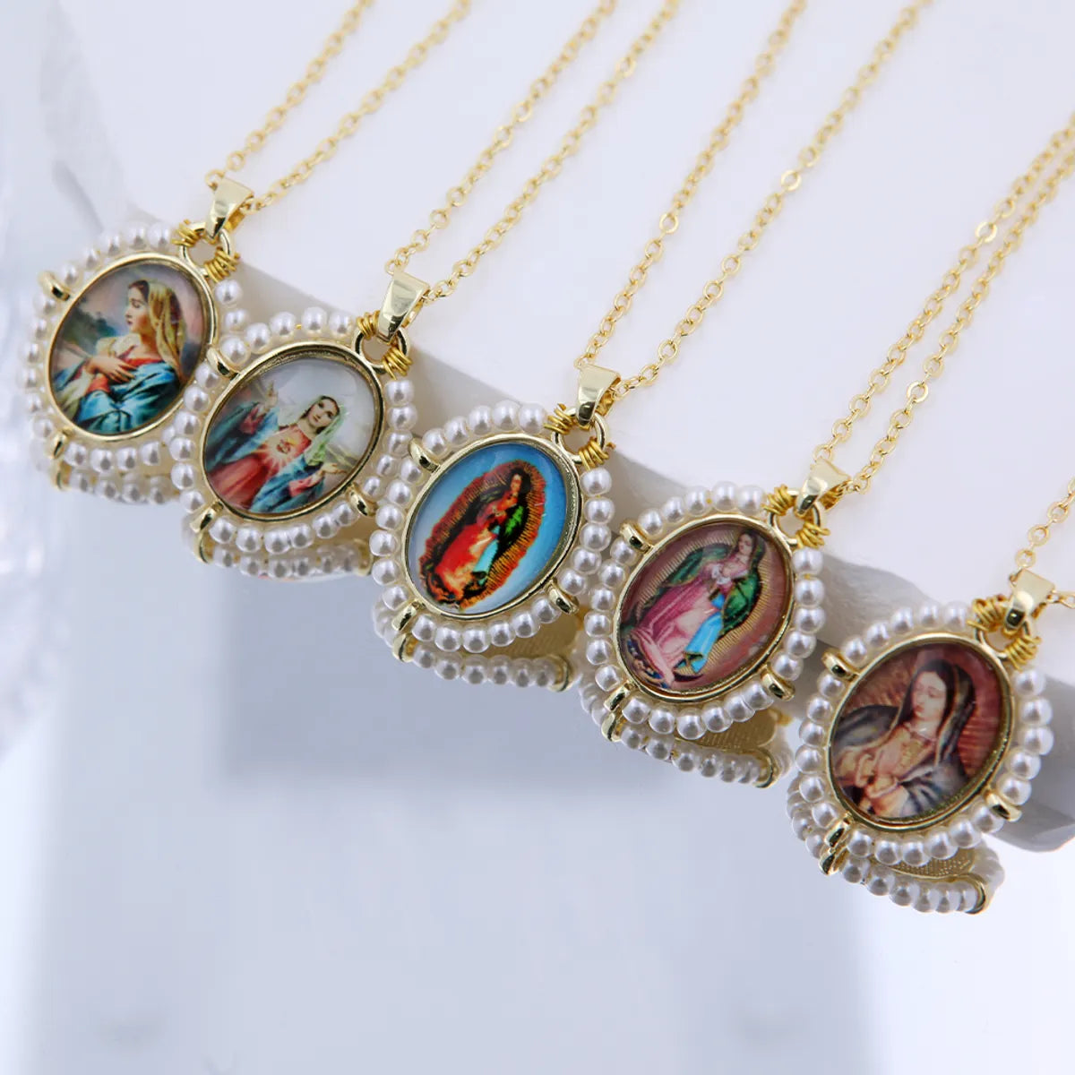 Necklaces For Grand Nights-Shell Copper 18K Gold Plated Portrait Pendant Necklace