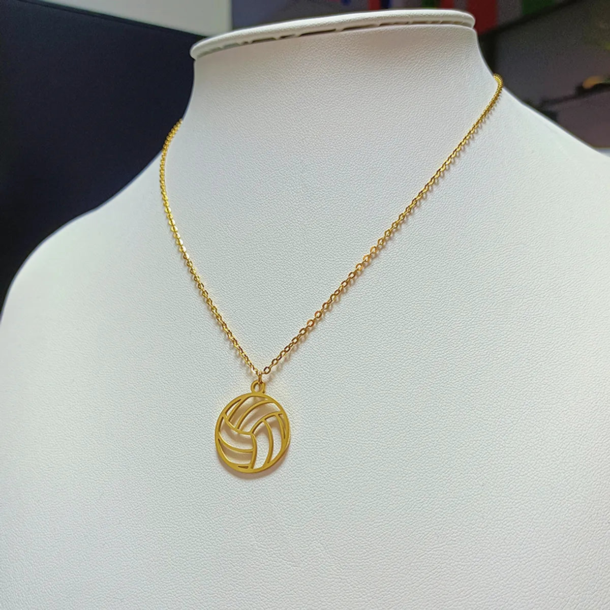 Necklaces With Odd Shine-Casual Elegant Modern Style Grid Titanium Steel Plating 18k Gold Plated Pendant Necklace