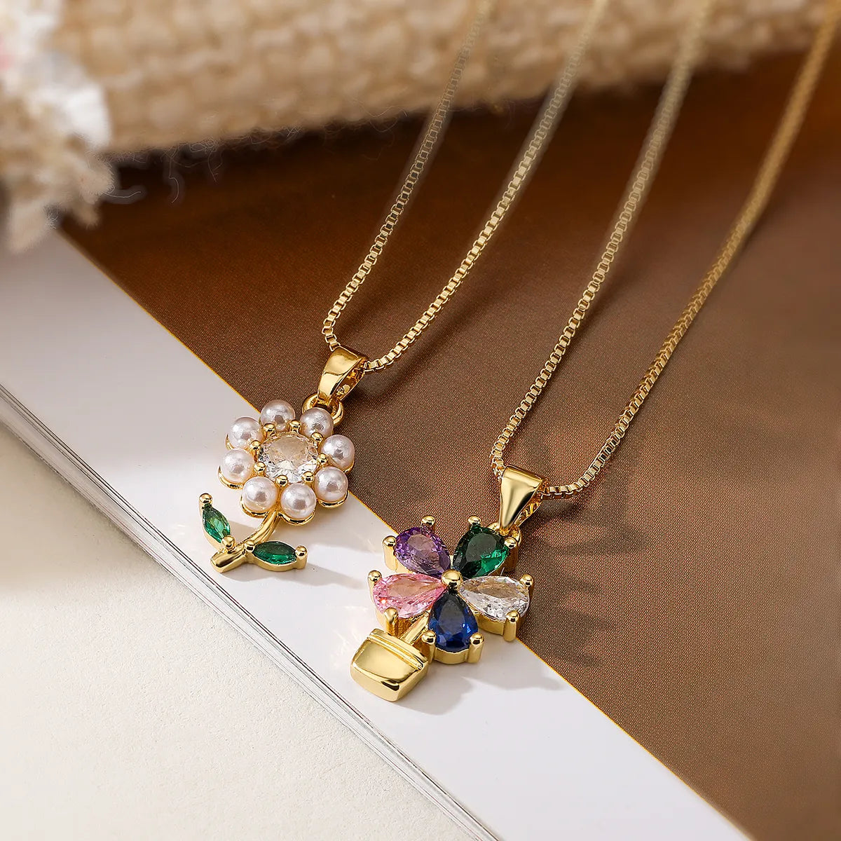 Necklaces For Infants-Elegant Basic Simple Style Flower Copper 18k Gold Plated Zircon Pendant Necklace In Bulk