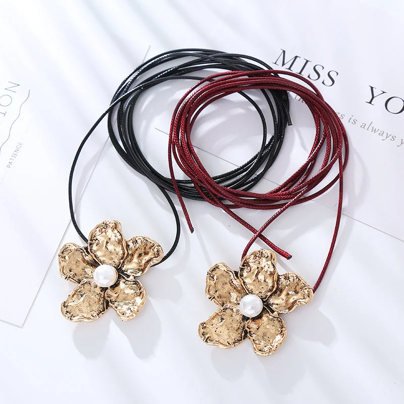 Best Rich Necklaces-Vacation Flower Alloy Rope Plating Inlay Pearl Plated Ancient & Gold Women's Choker