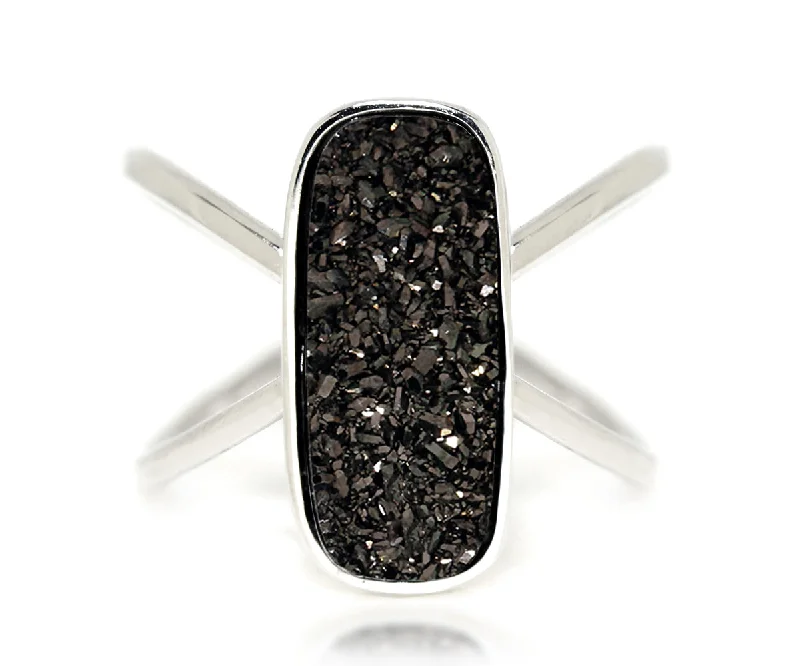 Rings For Prairie Vibes-Criss Cross Rectangle Black Druzy Ring