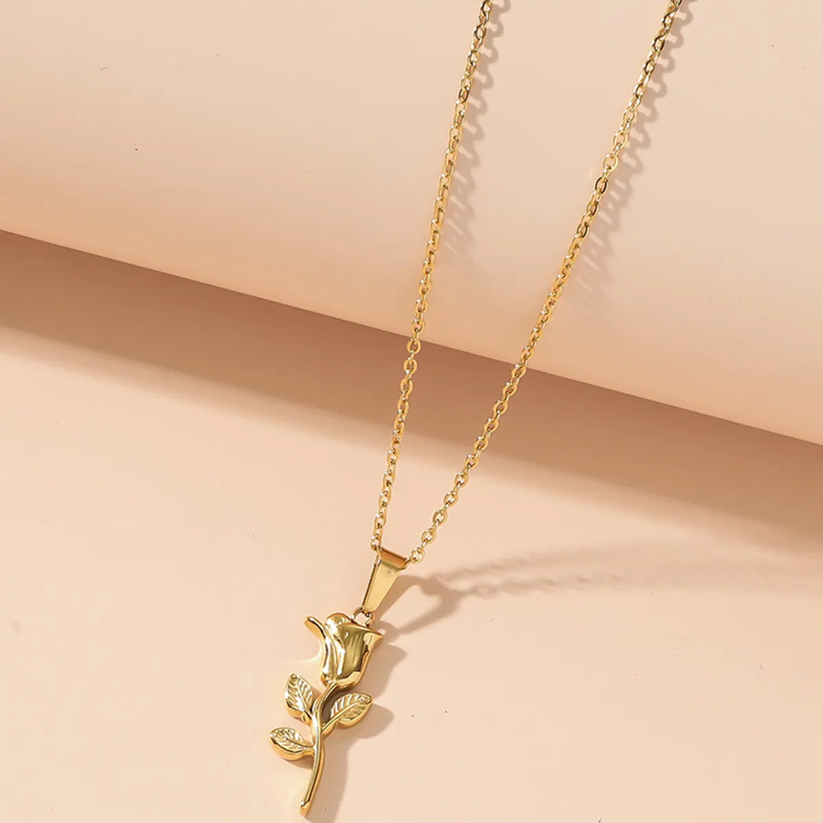 Necklaces With Quartz Bits-Elegant Rose Titanium Steel Polishing Plating 18k Gold Plated Pendant Necklace