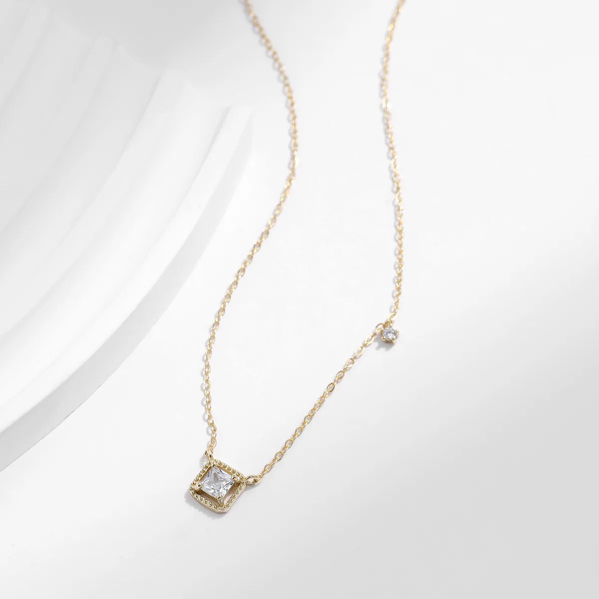 Low Craft Necklaces-Ig Style Commute Square Sterling Silver Rhodium Plated Zircon Necklace In Bulk